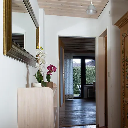 Isartraum Apartman *